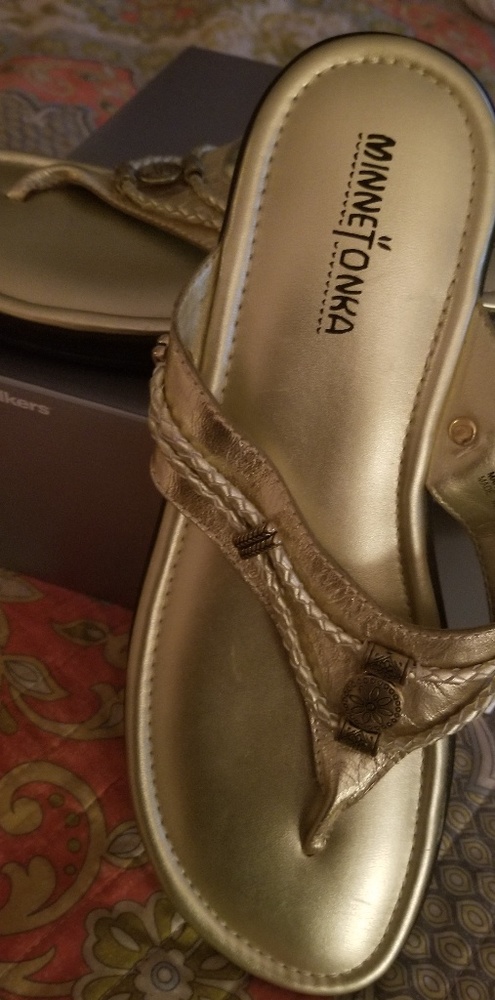 Minnetonka Silverthorne Sandal new w/o box